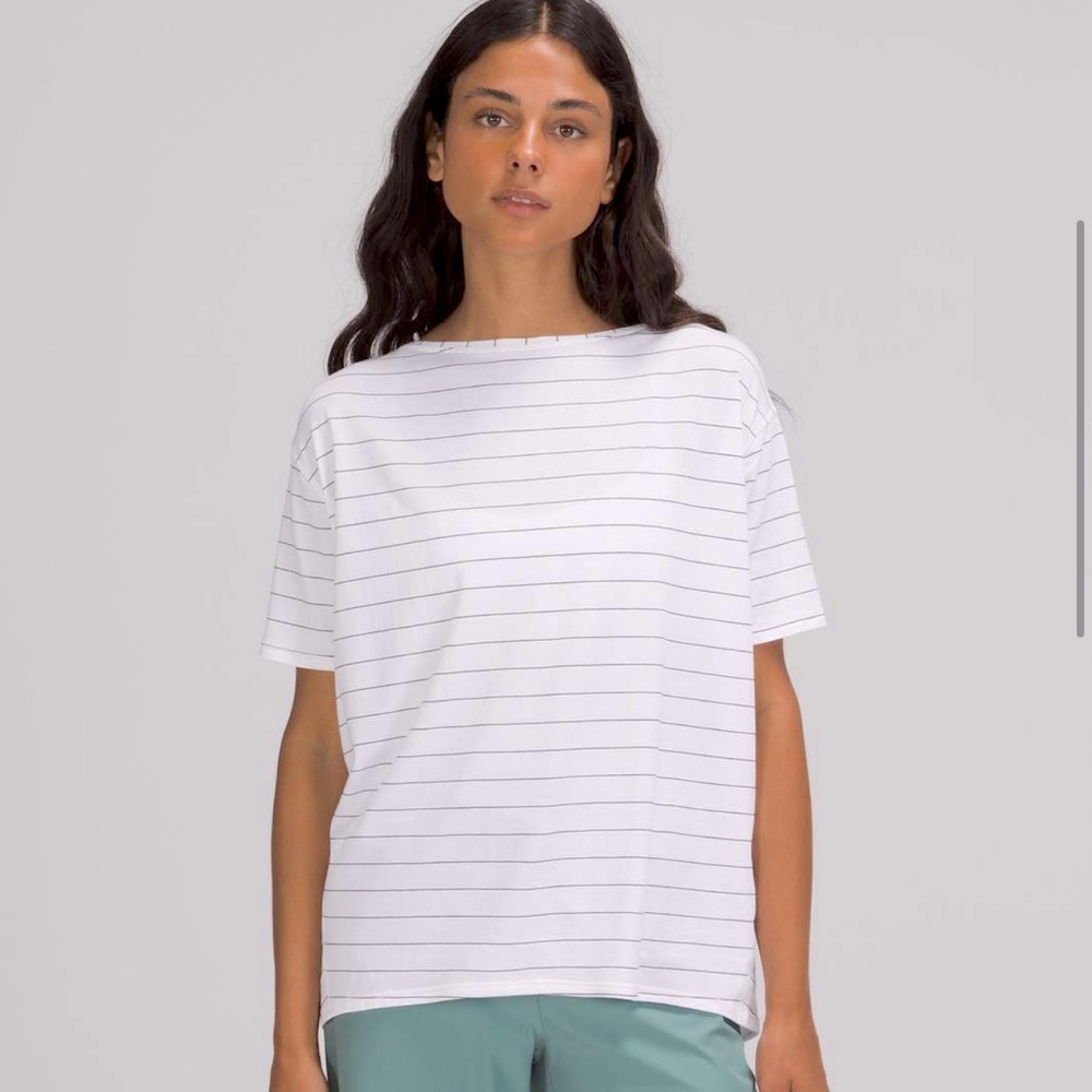 Lululemon Back Im Action Short Sleeve Size 8